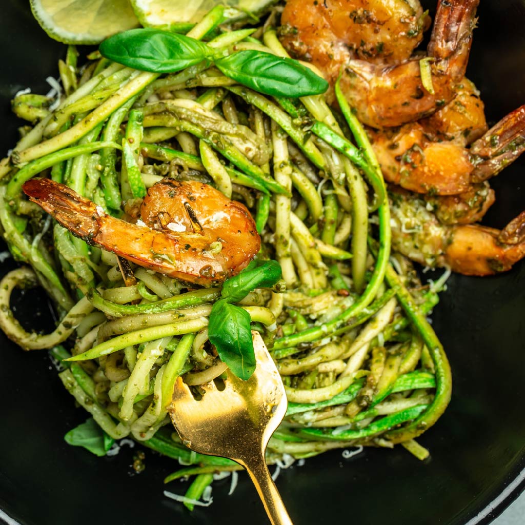 zucchini noodle and shrimp - delicious 7 day weight loss and meal plan recipe and detox